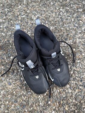 Nike Black Cleats (Mike Trout) with White Logo youth size 6